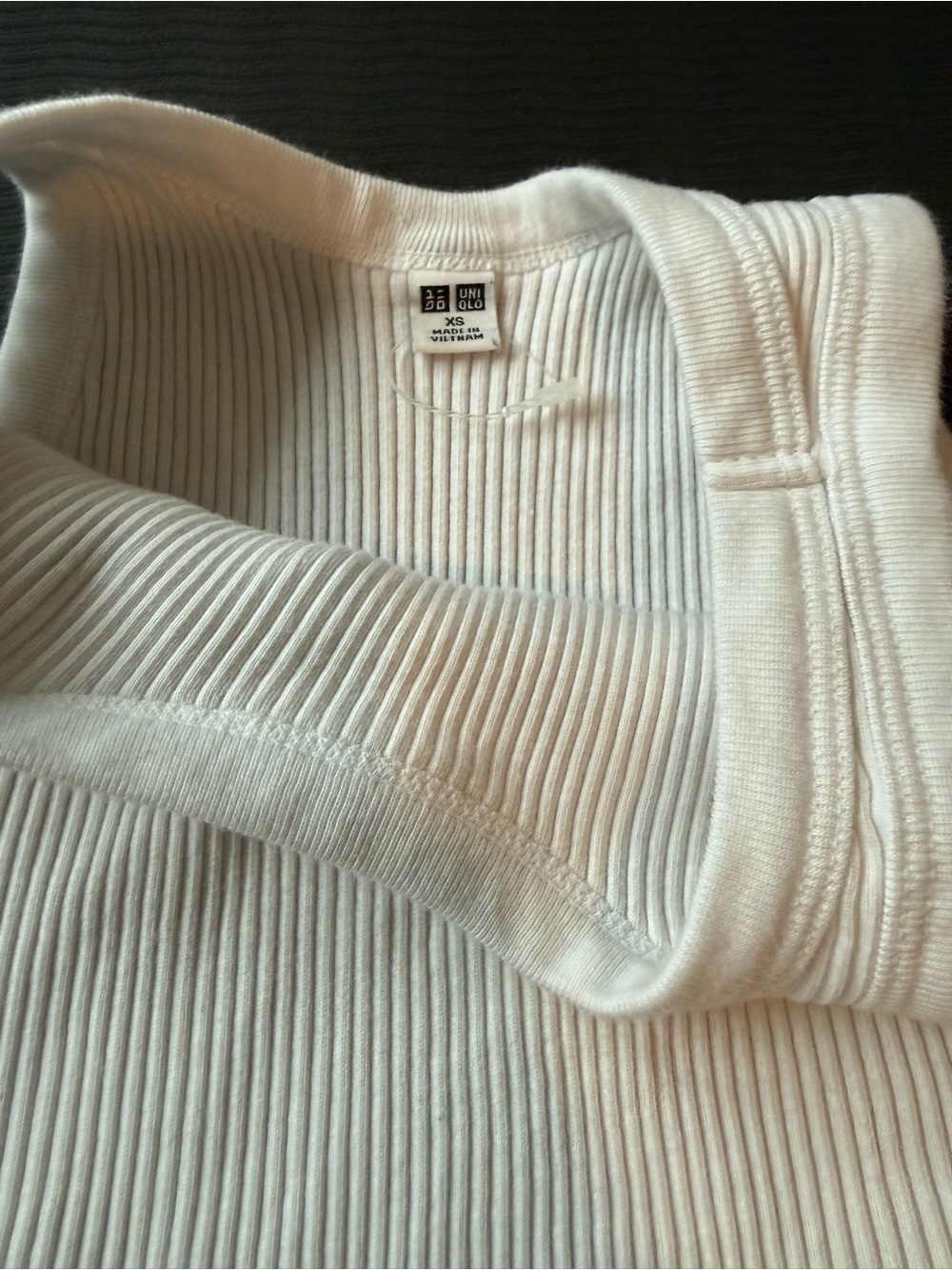 Uniqlo Cropped Racerback Top - Picture 3 of 3